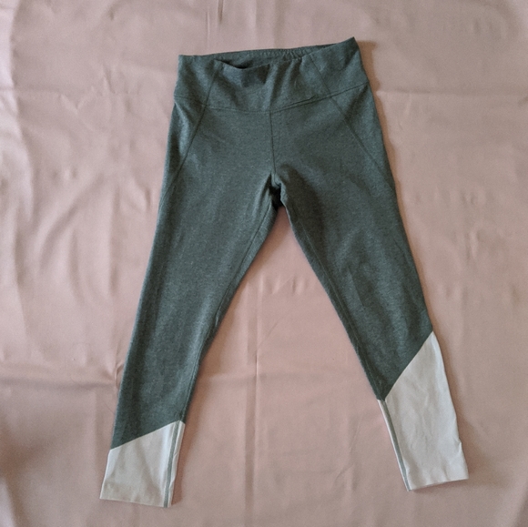 Satva Pants - Grey and Pink 3/4 length Satva Leggings